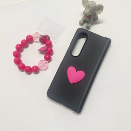 Beautiful Cute Girly Pink/Rose OR Black Heart Design Beaded Chain/String/Strap for Samsung Galaxy Z Fold 6 Case, Anti-Drop Mobile Phone Folding Case, Hard Cover, for Women, hot Pink Colour